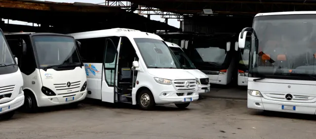 Executive private transfer vehicle ready for pickup in Campania