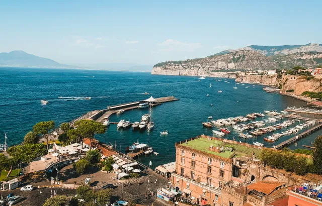 Sorrento coastline and hotel zone for private pickups