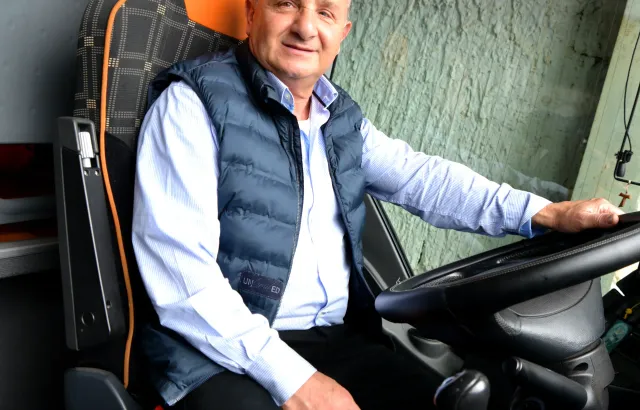 Private transfer vehicle during a coastal pickup service