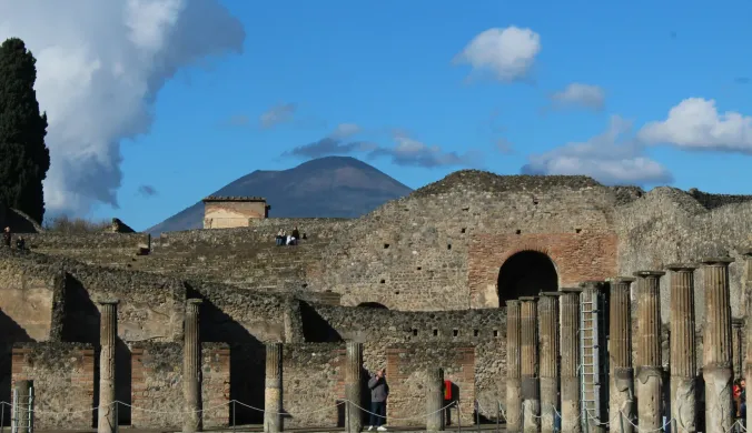 Cover image for blog post: Herculaneum Transfer and Visit Logistics: Your Practical Guide