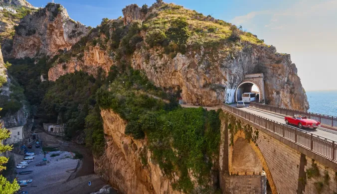Cover image for blog post: Meta, Piano and Sant'Agnello: Where to Stay on the Sorrento Peninsula and Transfer Logistics