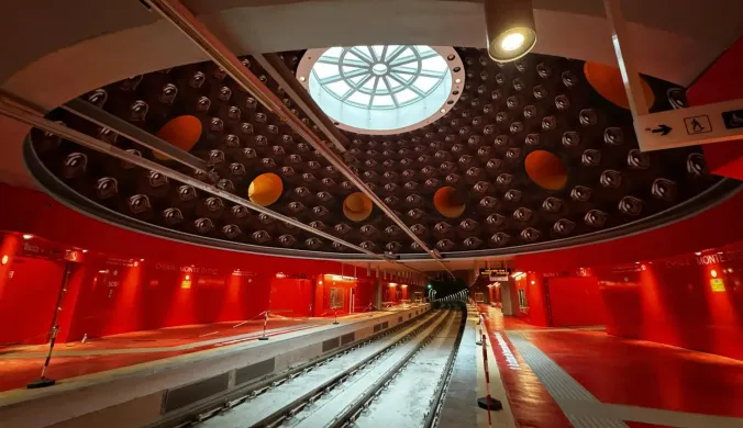 Cover image for blog post: Naples Central Station to Sorrento: Train, Bus or Private Transfer?