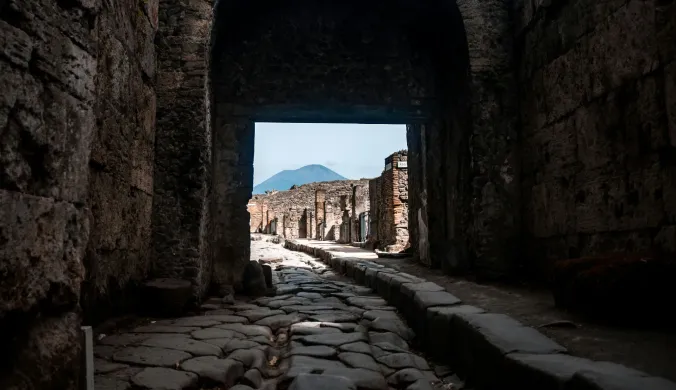 Cover image for blog post: How to Get to Pompeii from Naples and Sorrento: Your Essential Day Trip Guide