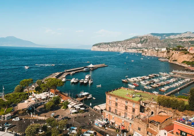 Private transfer service for route: Naples Airport to Sorrento Private Transfer