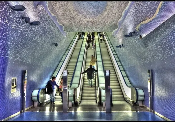 Private transfer service for route: Naples Central Station to Positano Private Transfer