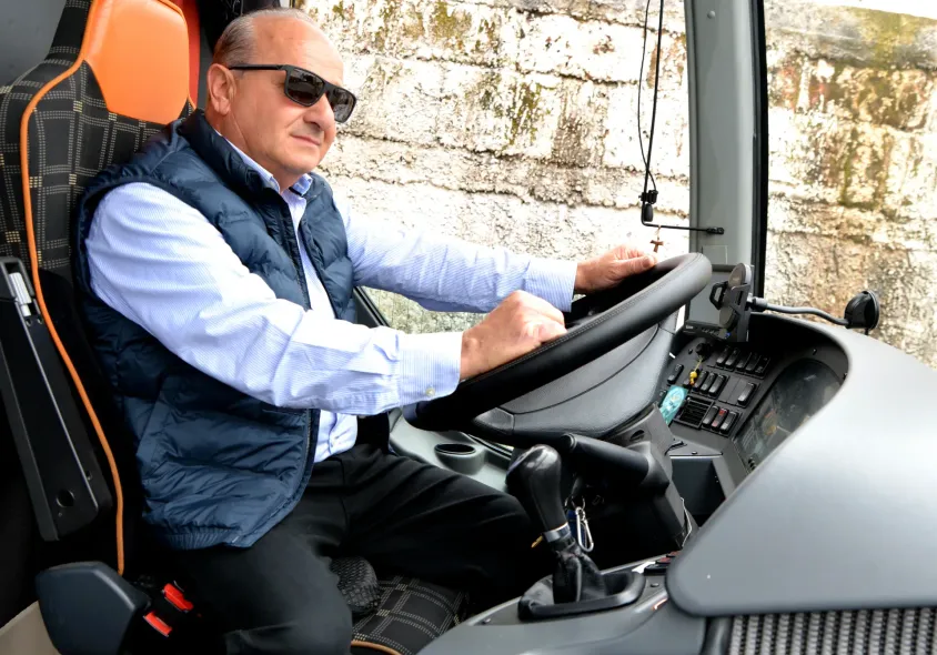 Private transfer service for route: Naples Port to Sorrento Private Transfer